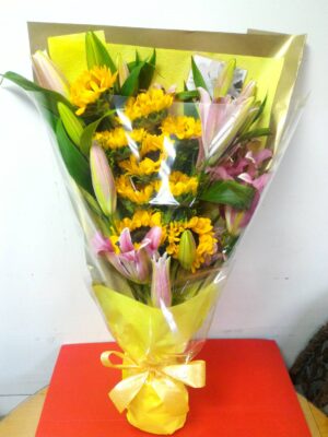 編號:B0044----百合太陽花束