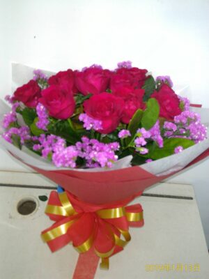 編號:B0040----滿天星玫瑰花束